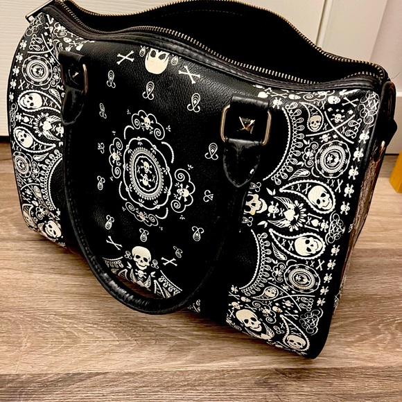 Loungefly Women’s Purse - Picture 3 of 4